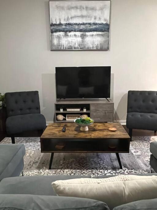Townhouse In Uptown King Bed-Wi-Fi-Free Parking-Pool Apartment ชาร์ล็อต ภายนอก รูปภาพ