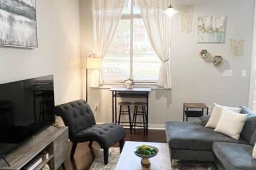 Townhouse In Uptown King Bed-Wi-Fi-Free Parking-Pool Apartment ชาร์ล็อต ภายนอก รูปภาพ