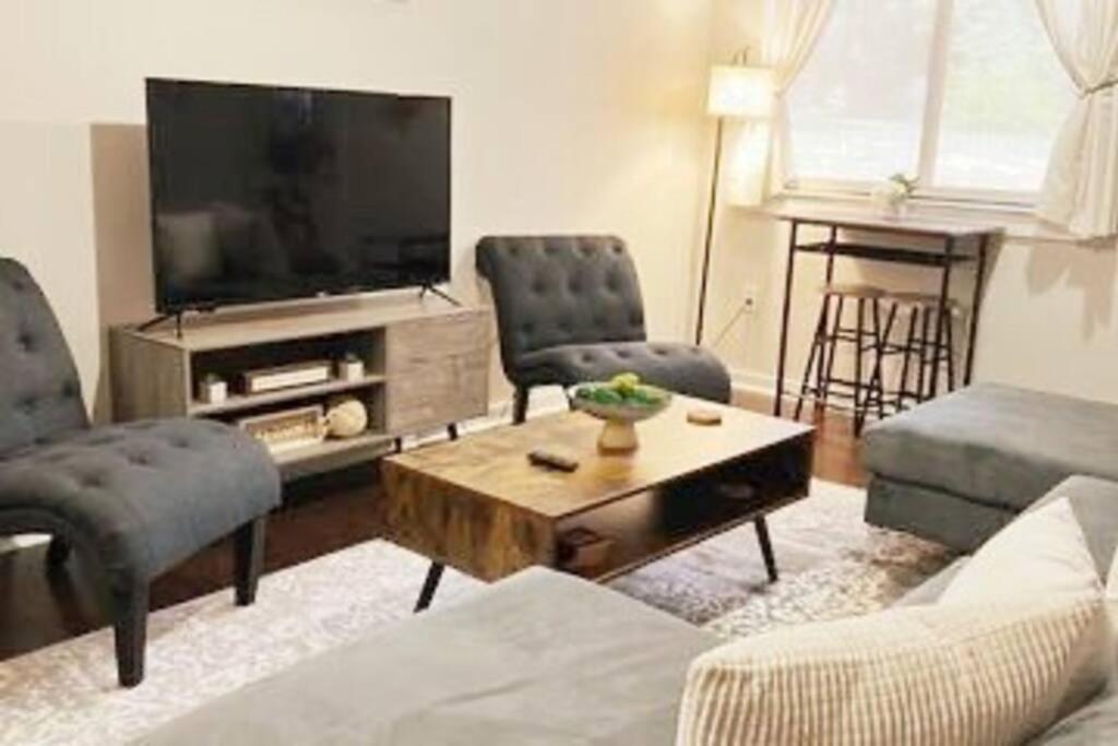 Townhouse In Uptown King Bed-Wi-Fi-Free Parking-Pool Apartment ชาร์ล็อต ภายนอก รูปภาพ