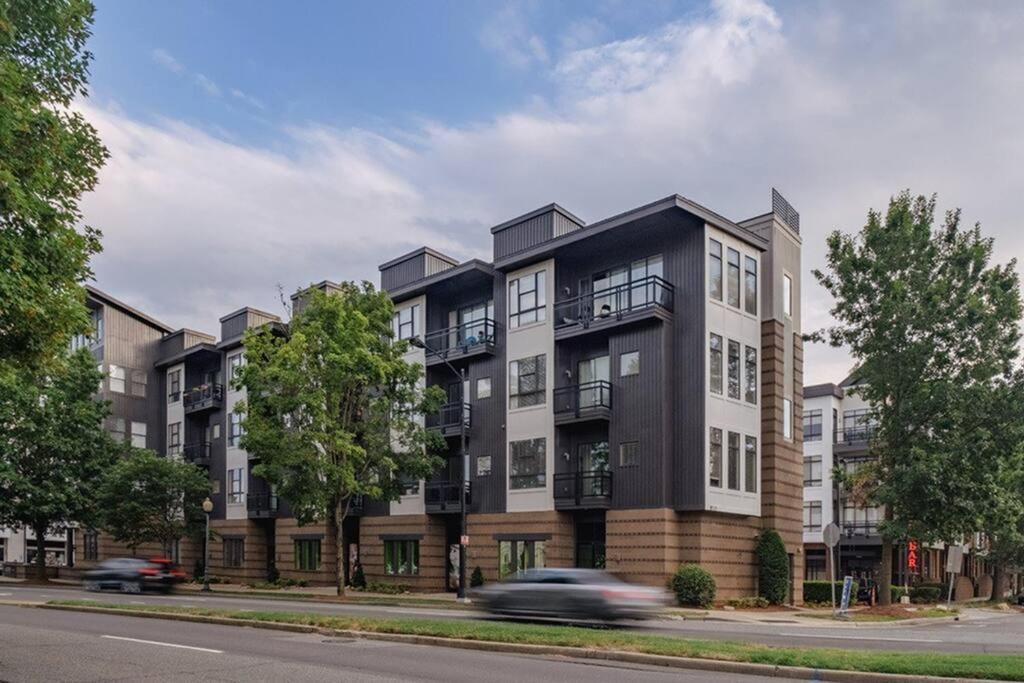 Townhouse In Uptown King Bed-Wi-Fi-Free Parking-Pool Apartment ชาร์ล็อต ภายนอก รูปภาพ