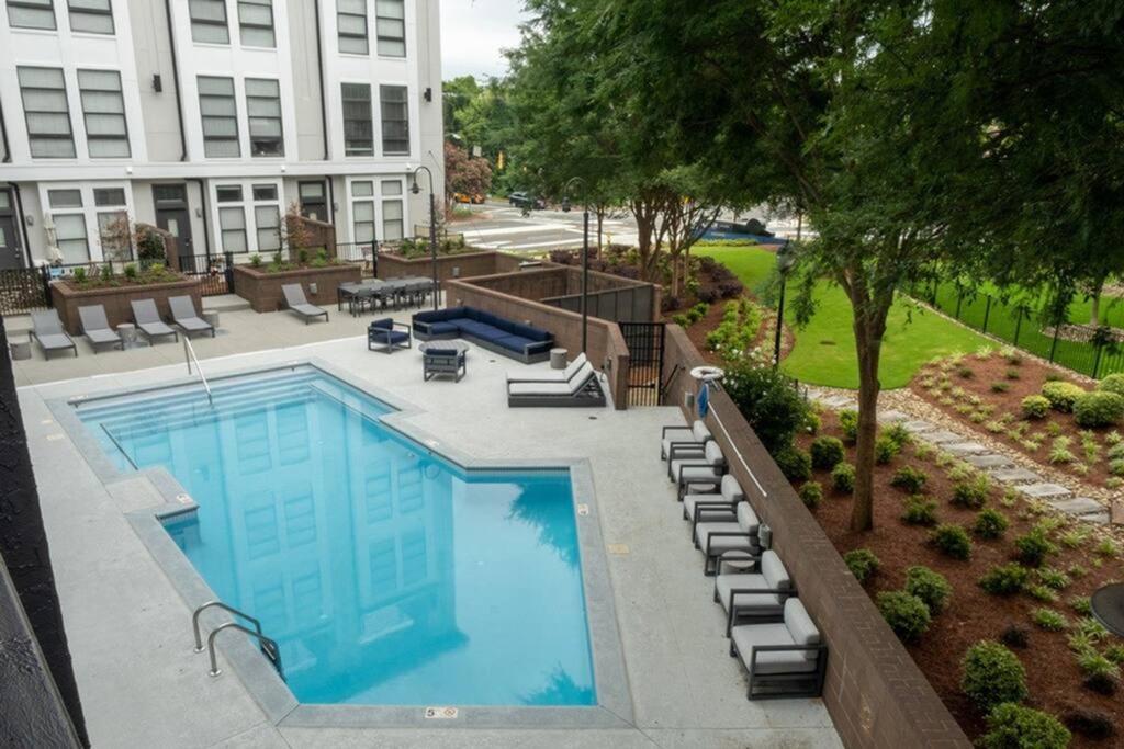 Townhouse In Uptown King Bed-Wi-Fi-Free Parking-Pool Apartment ชาร์ล็อต ภายนอก รูปภาพ
