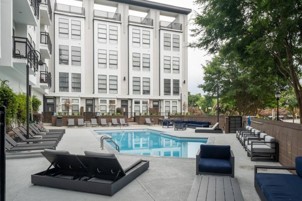 Townhouse In Uptown King Bed-Wi-Fi-Free Parking-Pool Apartment ชาร์ล็อต ภายนอก รูปภาพ